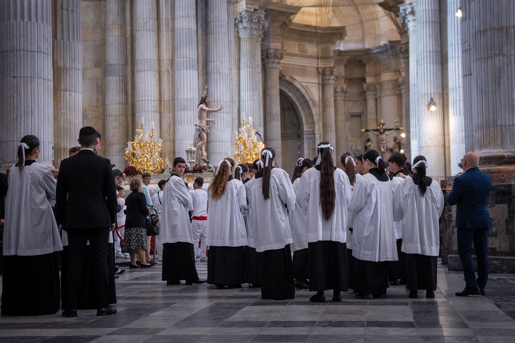Domingo de Resurrección en Cádiz: luz, calor y el triunfo de la vida