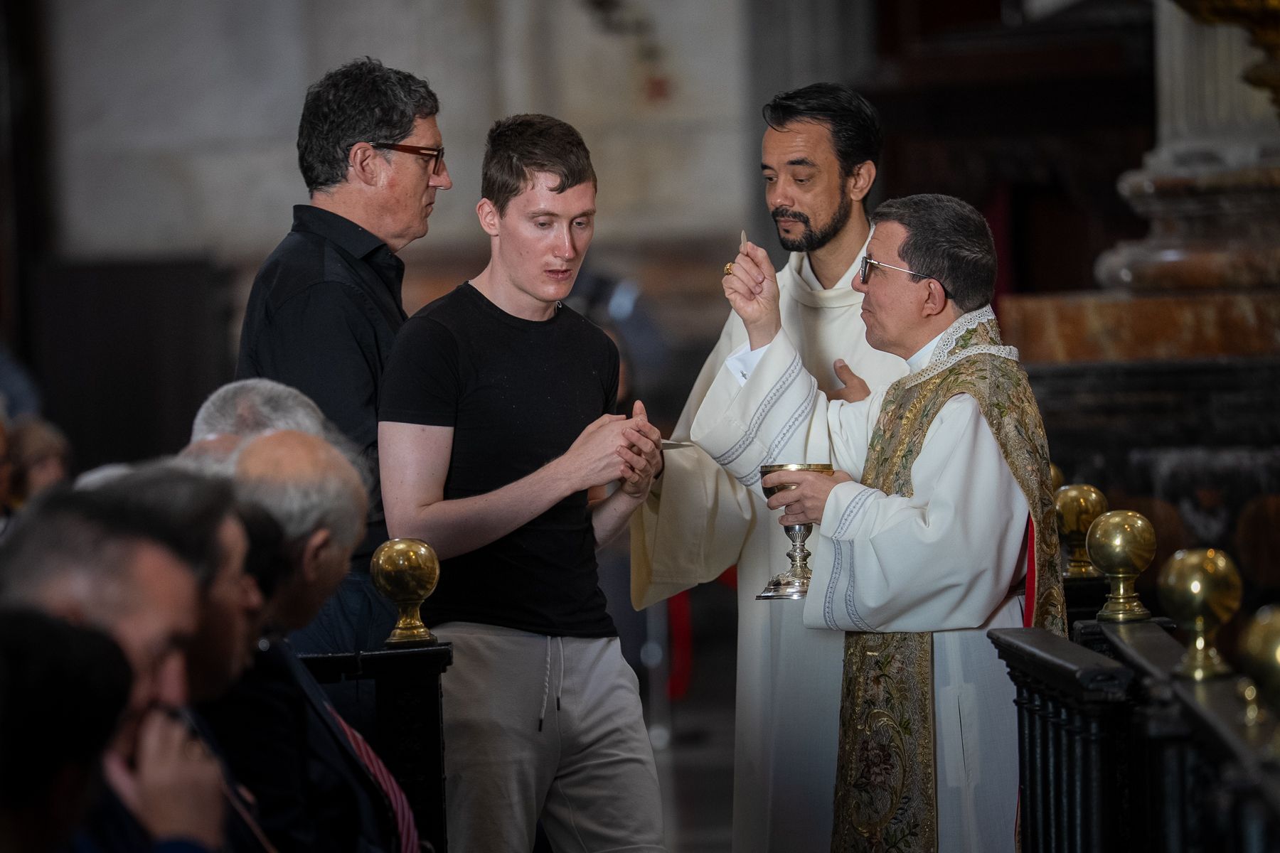 Domingo de Resurrección en Cádiz: luz, calor y el triunfo de la vida