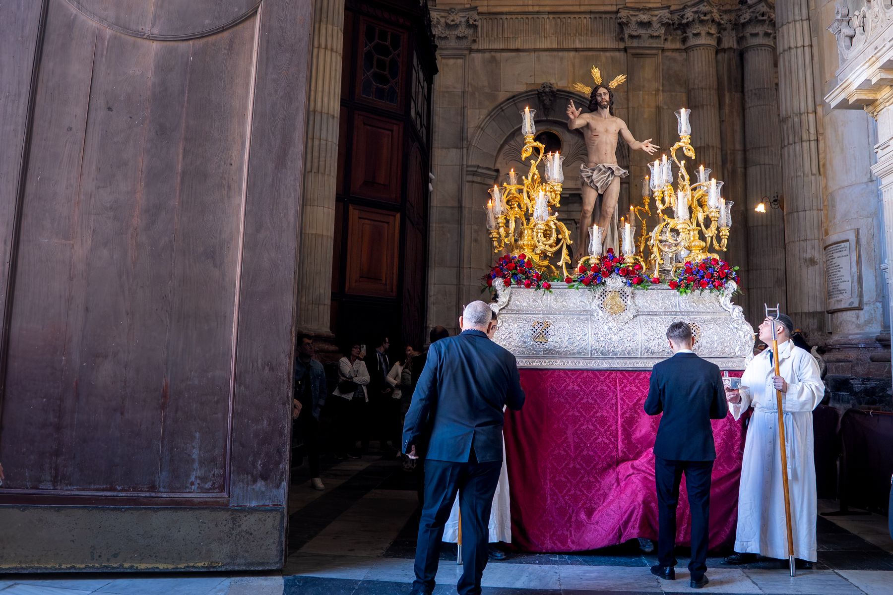 Domingo de Resurrección en Cádiz: luz, calor y el triunfo de la vida