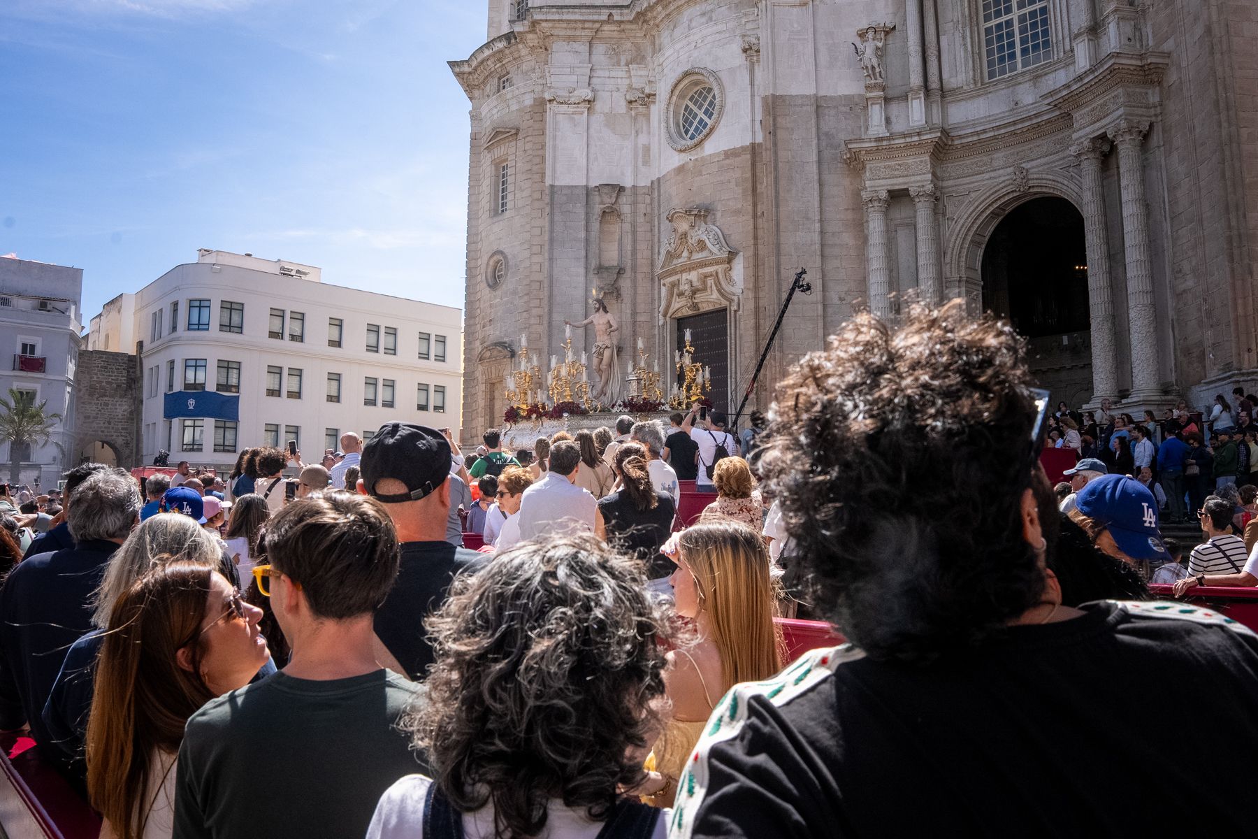Domingo de Resurrección en Cádiz: luz, calor y el triunfo de la vida