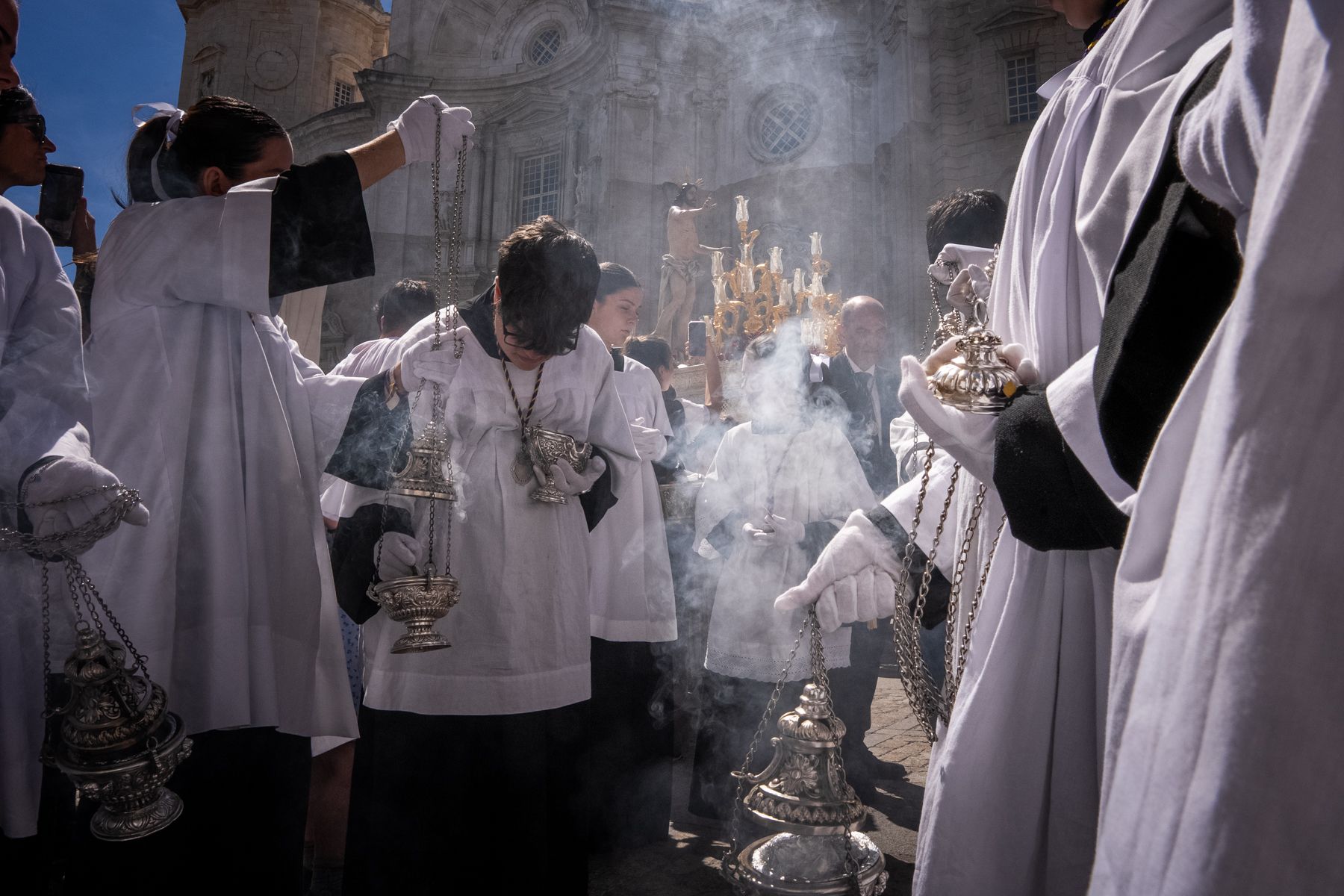 Domingo de Resurrección en Cádiz: luz, calor y el triunfo de la vida