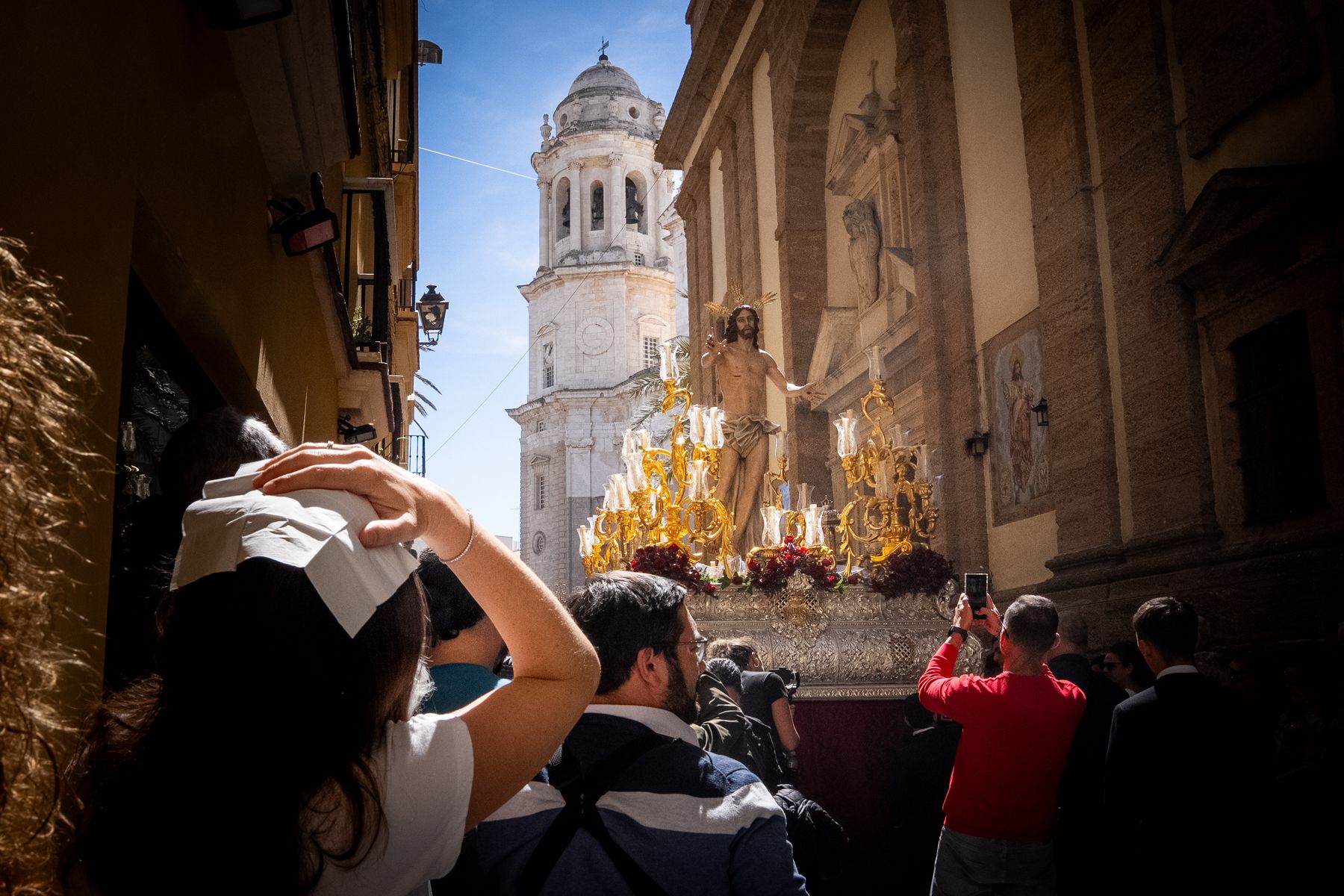 Domingo de Resurrección en Cádiz: luz, calor y el triunfo de la vida