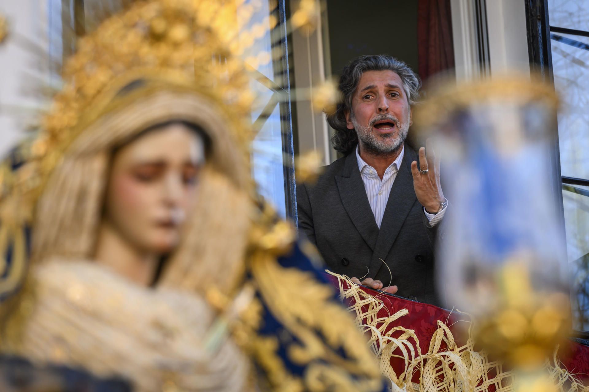 El cantaor Arcángel cantando a la Hermandad del Baratillo esta Semana Santa en Sevilla