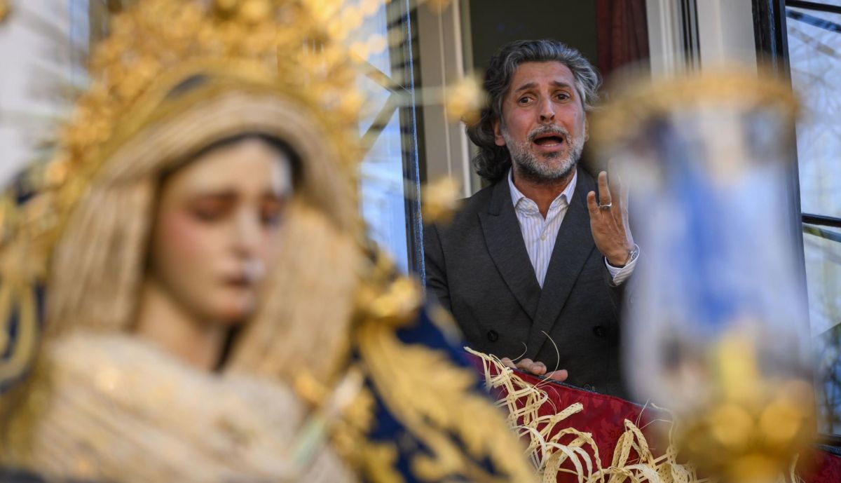 El cantaor Arcángel cantando a la Hermandad del Baratillo esta Semana Santa en Sevilla