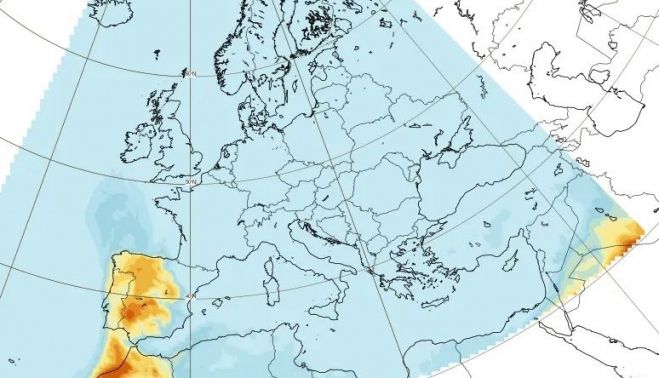 Intrusión de calima sobre la Península según el ECMWF: polvo en suspensión alcanzando Andalucía occidental, con riesgo de lluvias de barro coincidiendo con la llegada del frente.