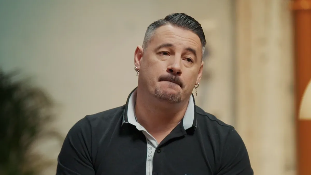 Andy en la entrevista en Infinity.