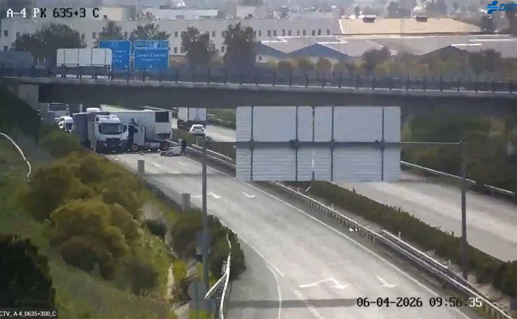 Accidente entre dos camiones en la A-4.