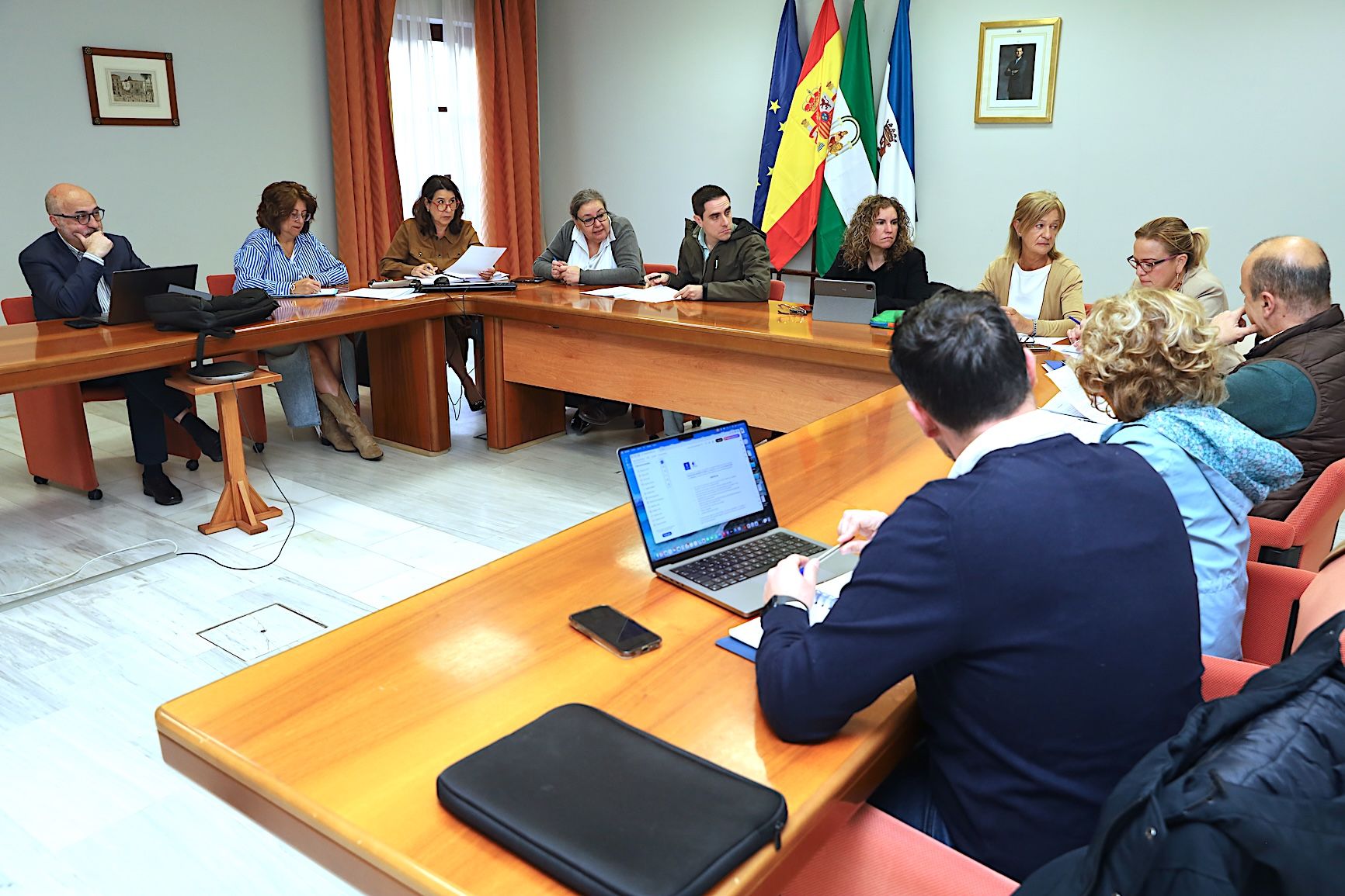 El consejo de administración de Comujesa, la empresa dependiente del Ayuntamiento de Jerez que gestiona y explota servicios públicos esenciales como la Ayuda a Domicilio.
