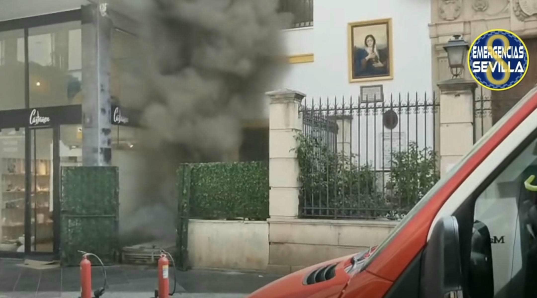 Incendio en la calle Rioja, en el centro de Sevilla.