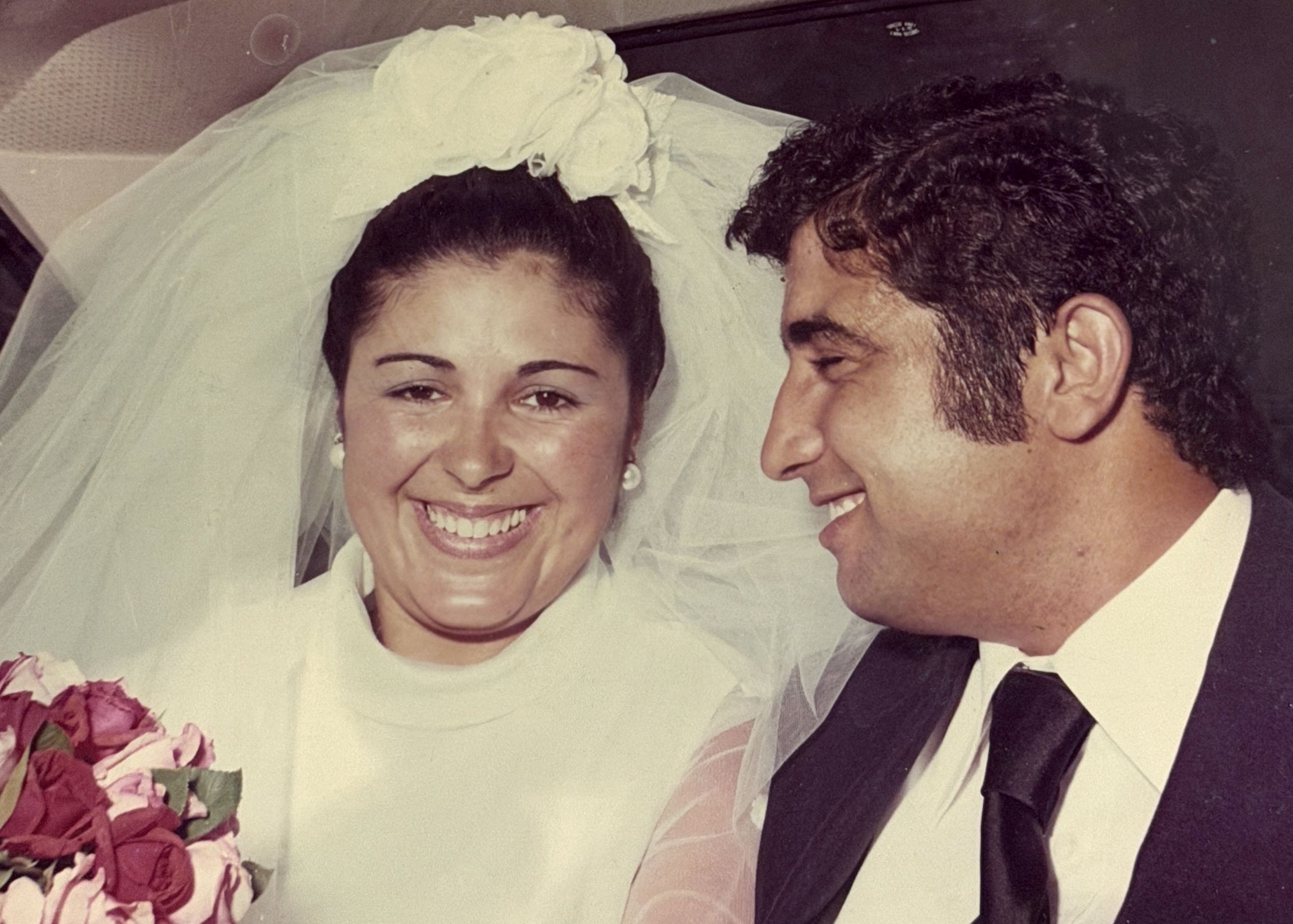 Curro de la Morena junto a su esposa, Carmen Pulido, el día que contrajeron matrimonio.