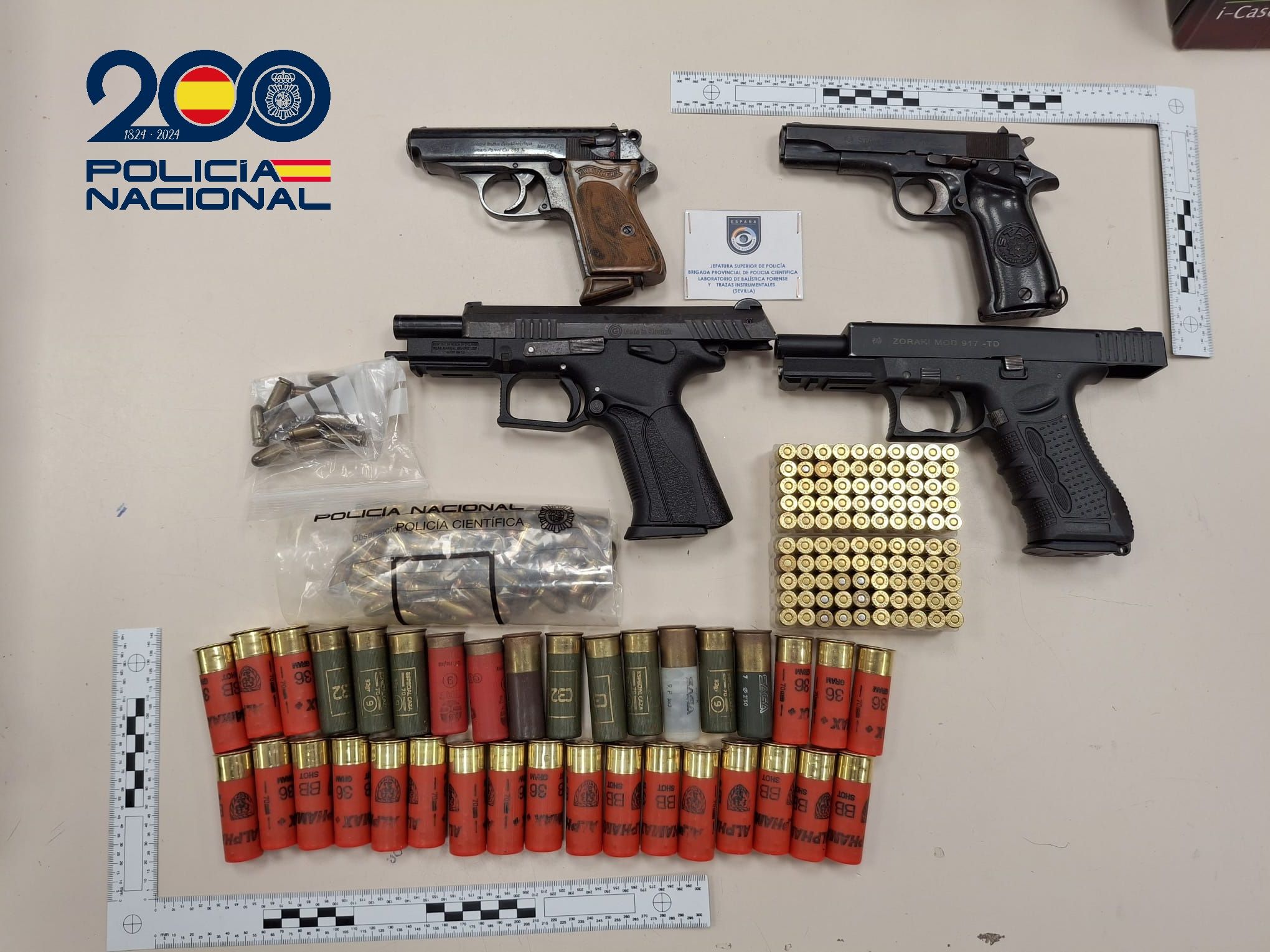 Armas intervenidas en el Polígono Sur.