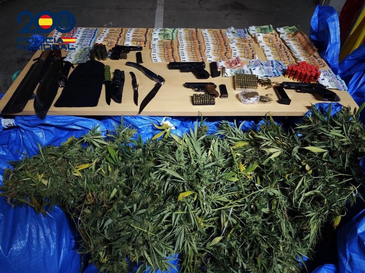 Material incautado en la operación.