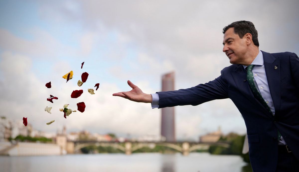 Juanma Moreno, en el acto institucional celebrado en Sevilla.