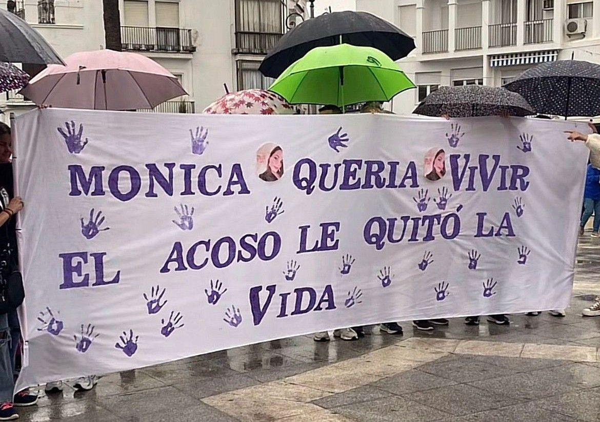 Concentración en Villamartín para pedir justicia para Mónica.