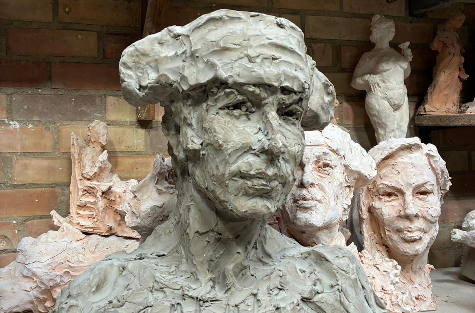 Parte del monumento de Rafael de Paula para Jerez, realizado por Martín Lagares.