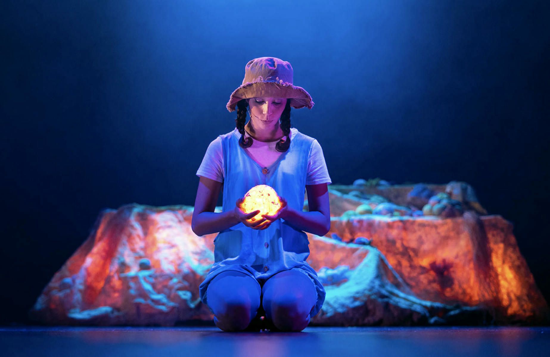 Obra 'Viaje al planeta de todo es posible' de la compañía Índigo Teatro. 