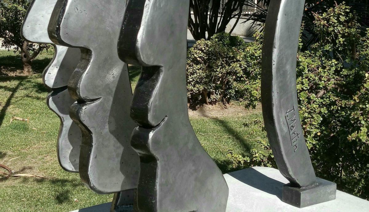  Cabezas y vacíos, vista angular delantera derecha.