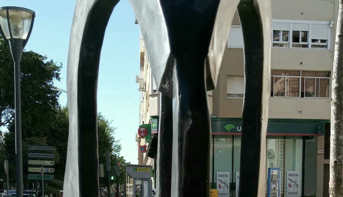 Cabezas y vacíos, vista posterior.