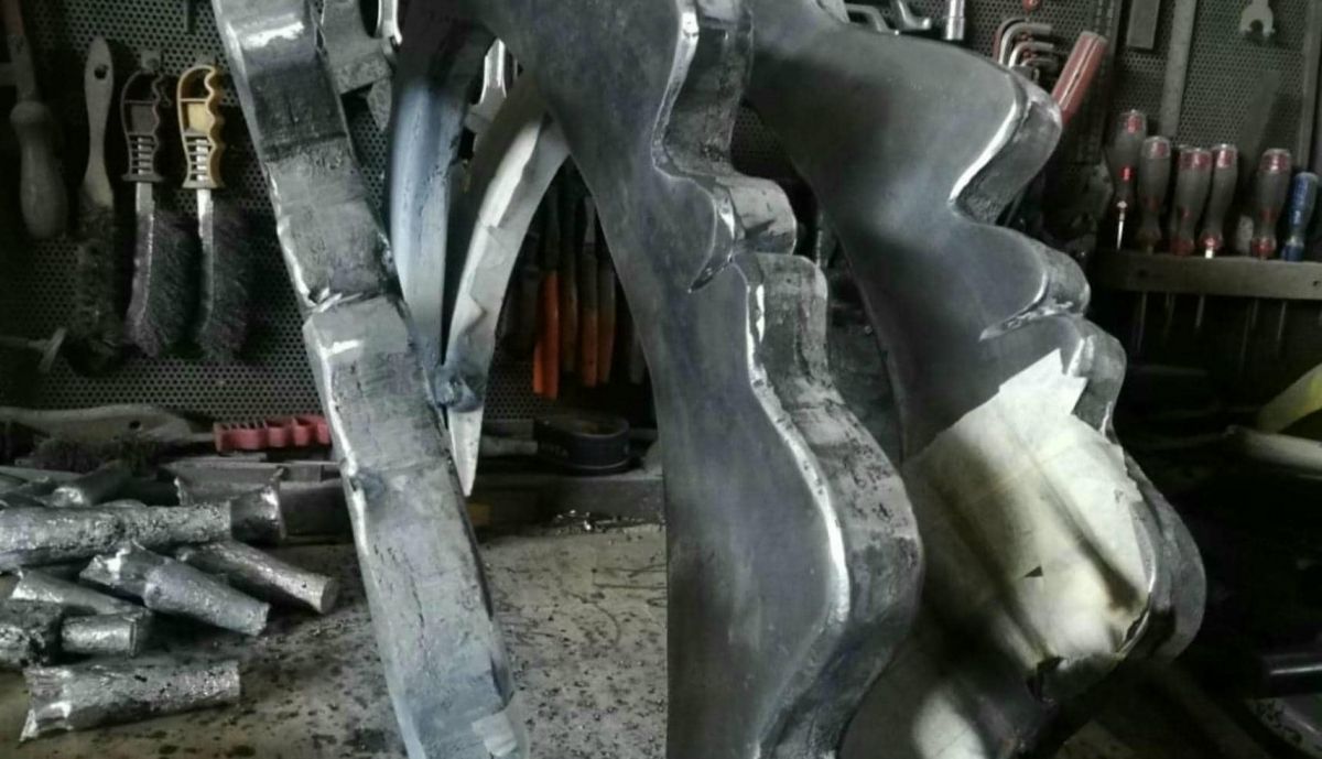 La obra ensamblada en el taller.