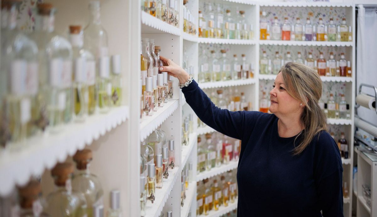 Auxiliadora Toledo Herrera, de Perfumes a granel MA, en Puertas del Sur.