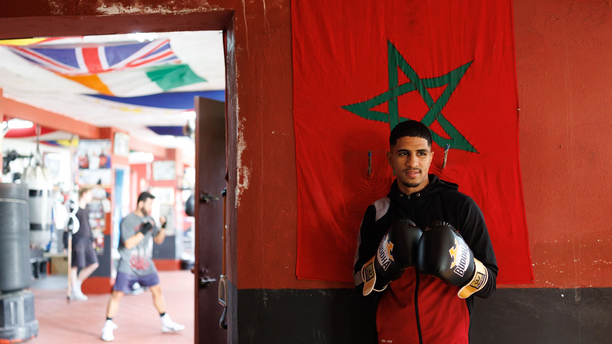 El boxeador Omar Khayati, posando en su centro de entrenamiento. El boxeador Omar Khayati, posando en su centro de entrenamiento.