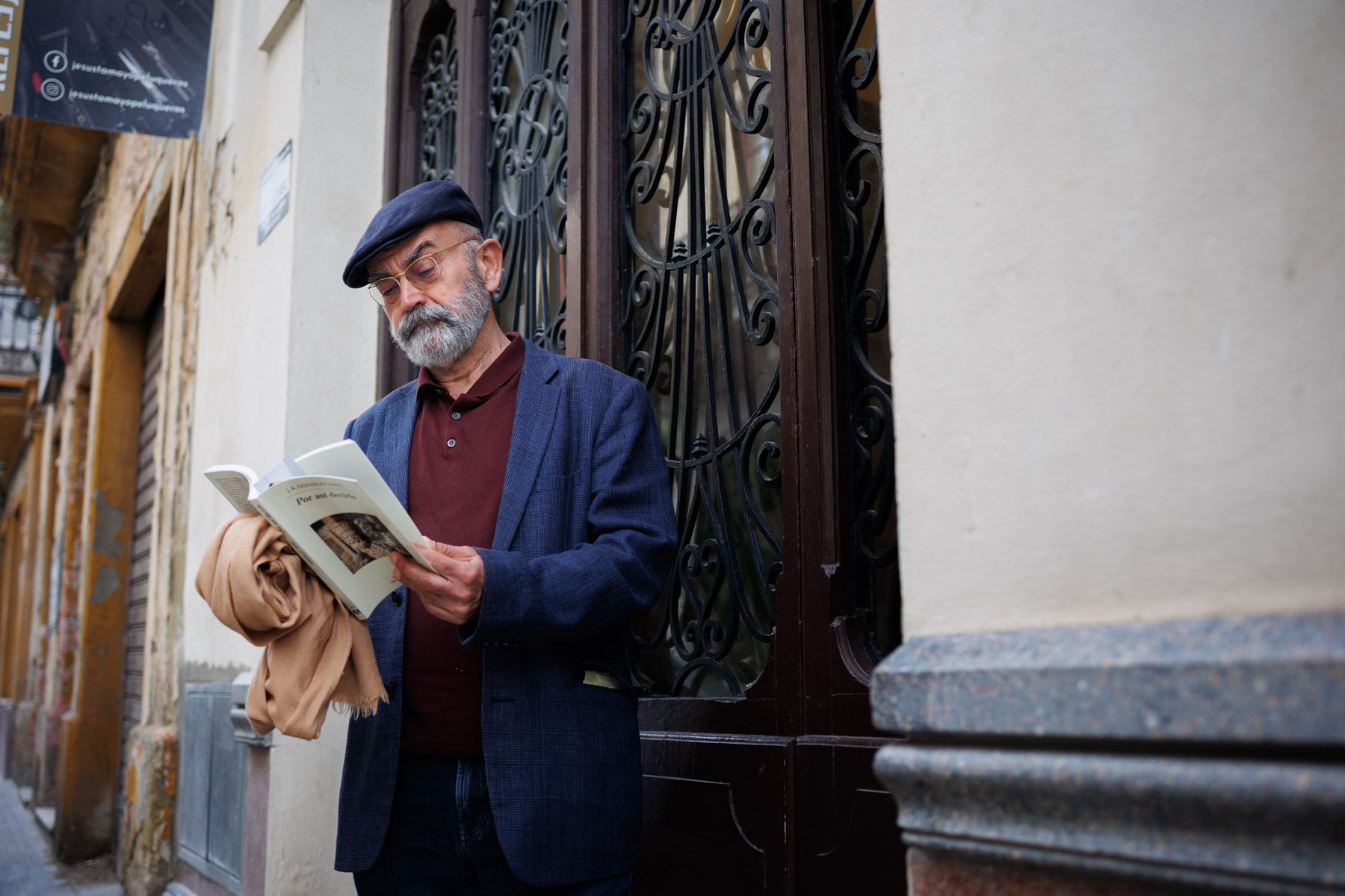 J. Á. González Sainz momentos antes de la presentación en la Fundación Caballero Bonald. 