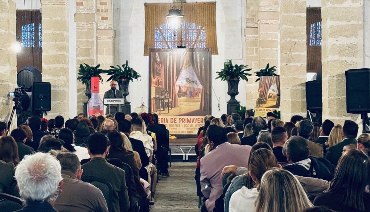 Así ha sido la presentación del cartel de la botella conmemorativa de la Feria de El Puerto.