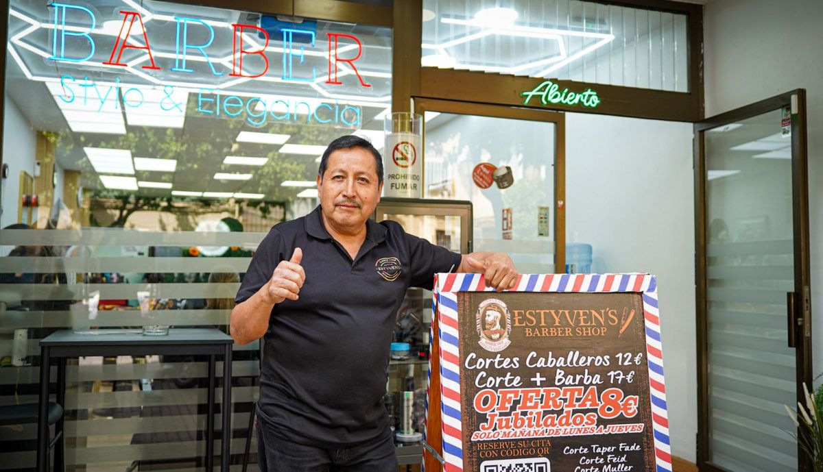 comercios en dificultades en barrio el cerezo por obras metro sevilla 01