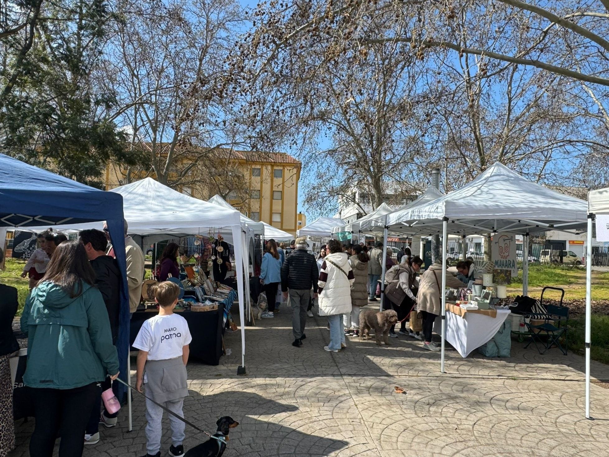 Una edición pasada del Mercado de artesanos en Sanlúcar. Una edición pasada del Mercado de artesanos en Sanlúcar.