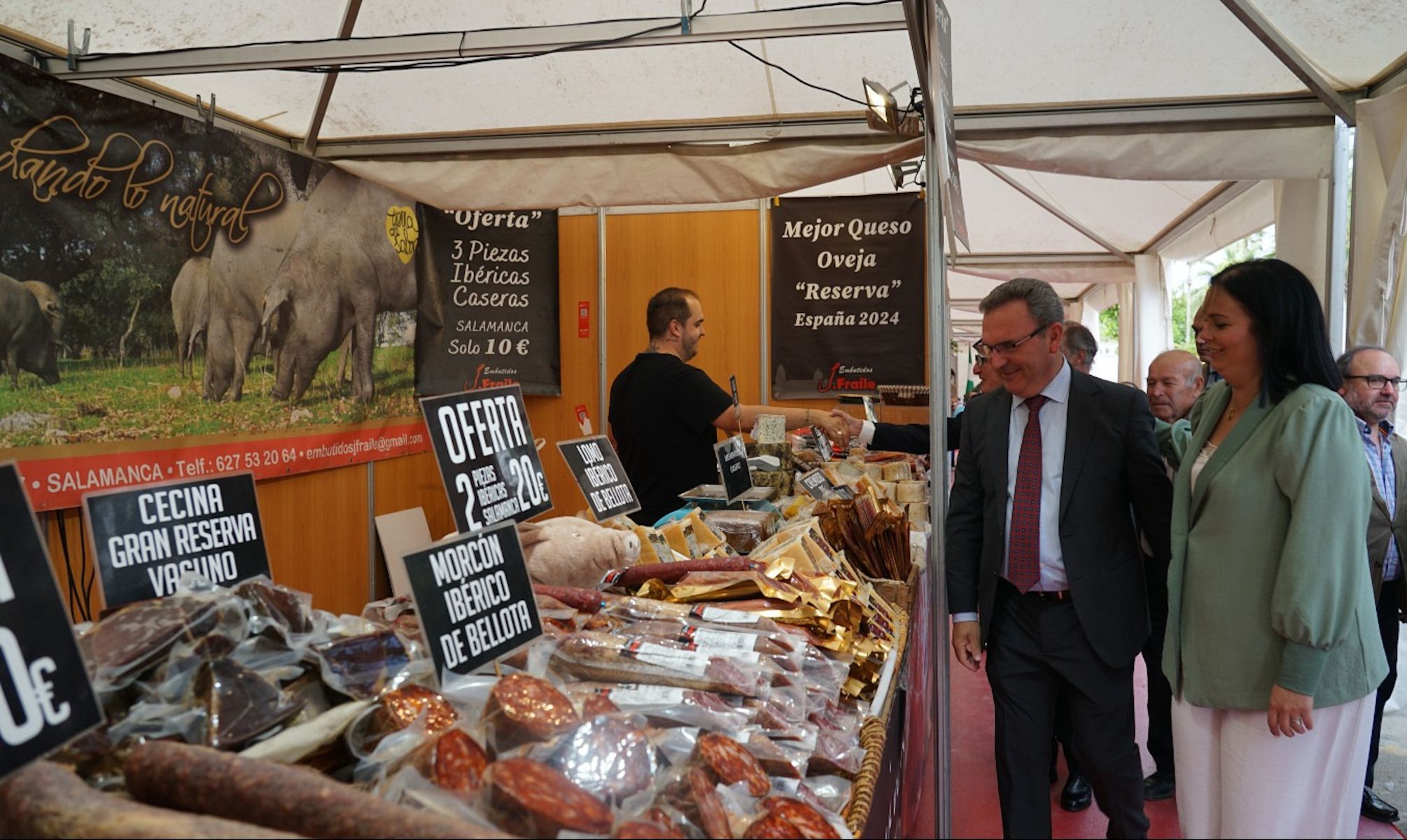 Inauguración oficial del Día del Pan y la Feria de Muestras en El Cuervo de Sevilla. Inauguración oficial del Día del Pan y la Feria de Muestras en El Cuervo de Sevilla.