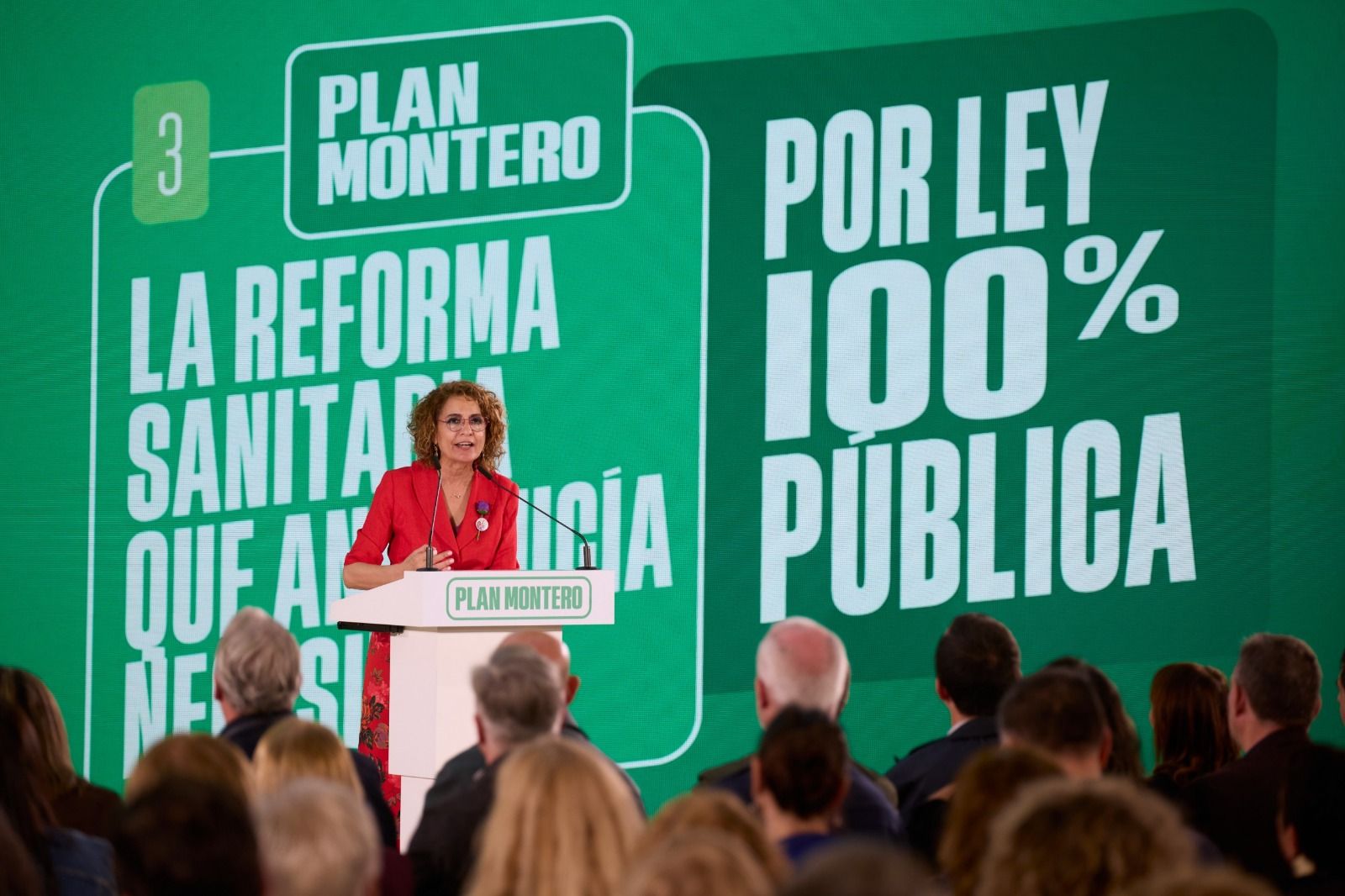La candidata del PSOE A, María Jesús Montero, presentando el 'Plan Montero'