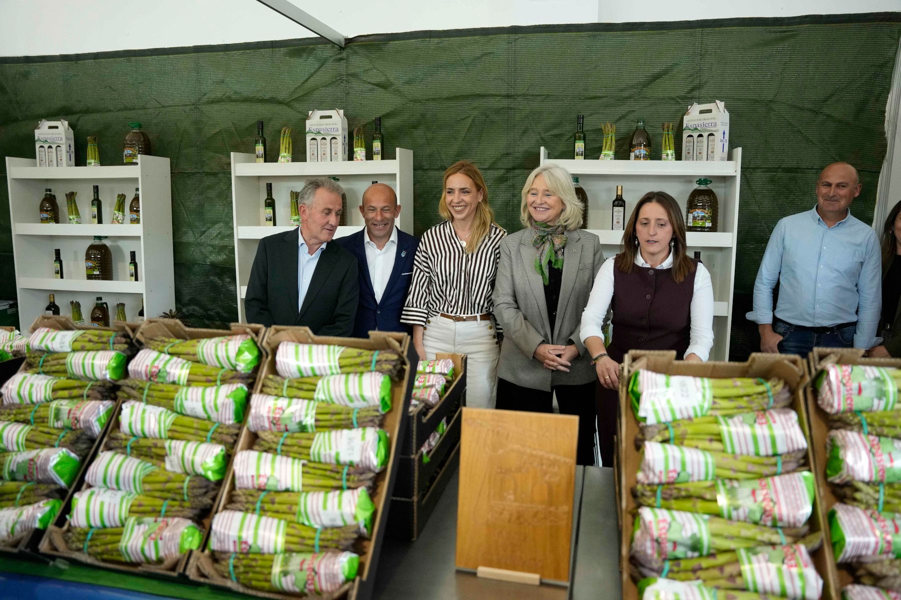 Así es la Feria del Espárrago en Alcalá del Valle.