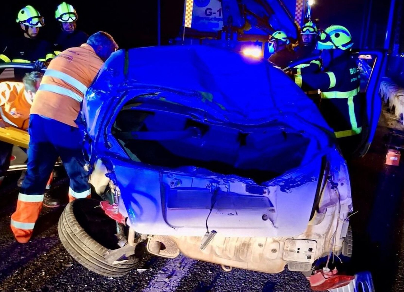 Aparatoso accidente de tráfico en Cádiz este domingo 12 de abril. Aparatoso accidente de tráfico en Cádiz este domingo 12 de abril.