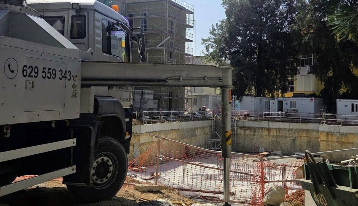 Los operarios, al pie del cañón.