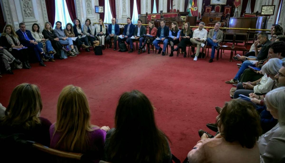 Mas de 30 colectivos han participado en la reunión.
