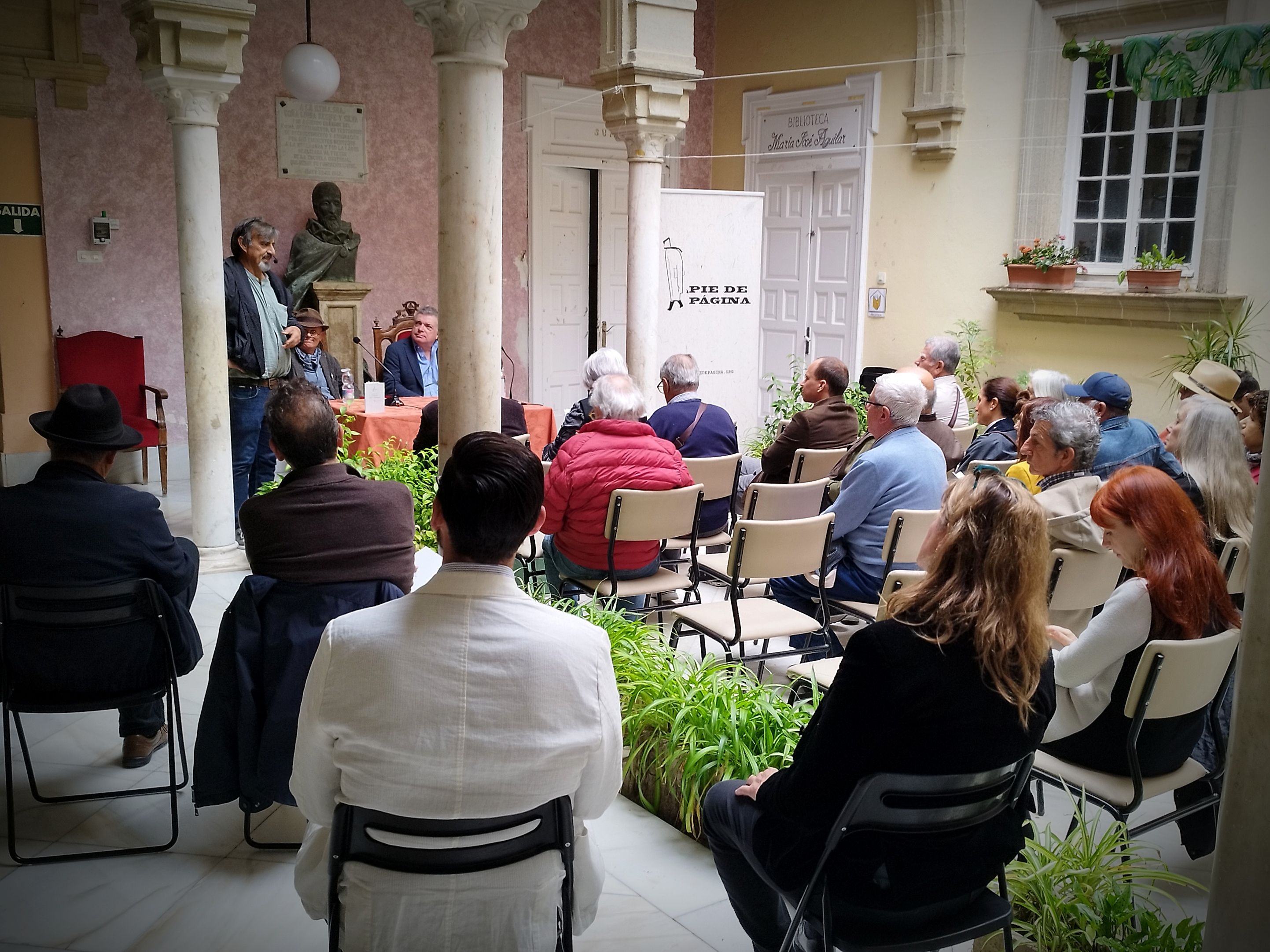 Presentación del libro 'Colina del limonar' de Álvaro García. Presentación del libro 'Colina del limonar' de Álvaro García.