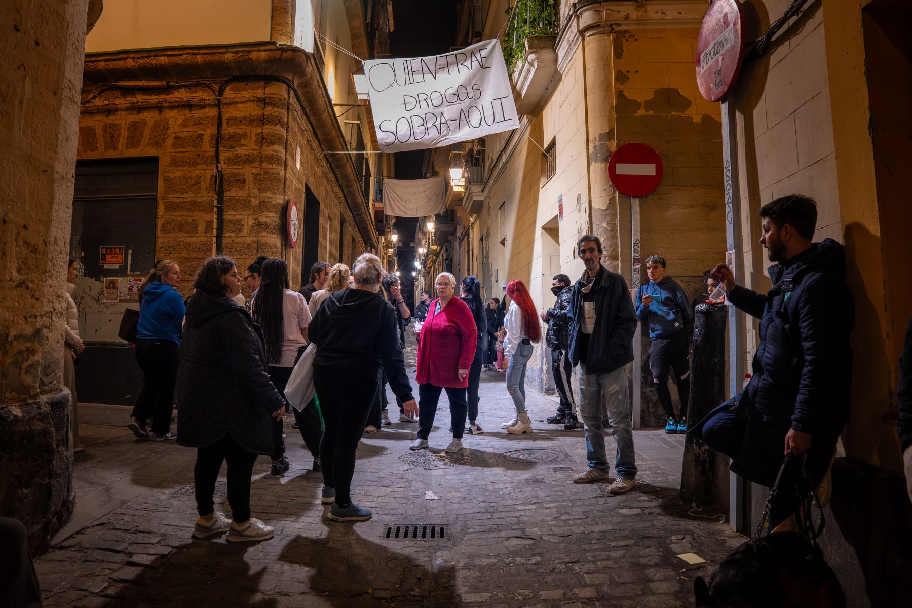 Una patrulla vecinal desplegada en la noche del martes. Una patrulla vecinal desplegada en la noche del martes.