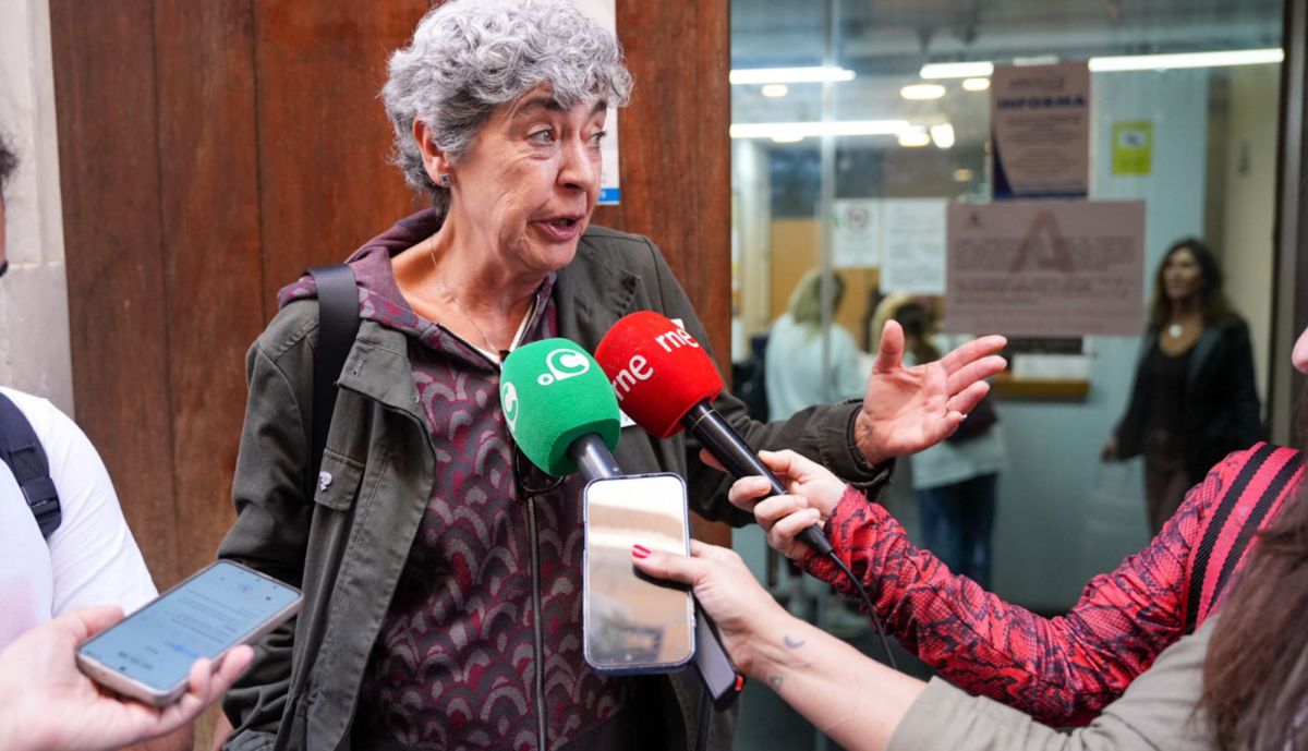 Concentración Desahucio Cádiz - Oficina de Cristóbal Colón Andalucía