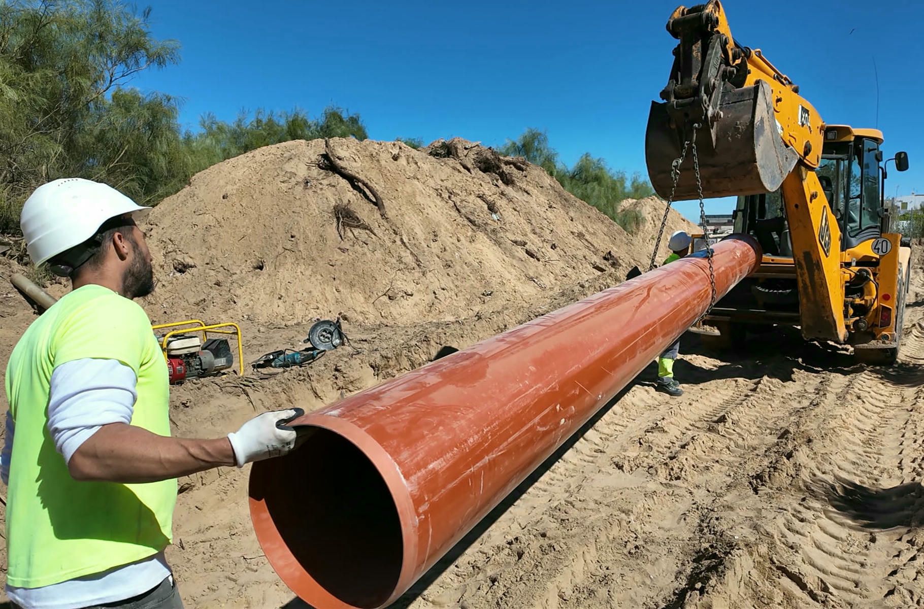 Obras de reparación de la red de saneamiento en Bonanza.