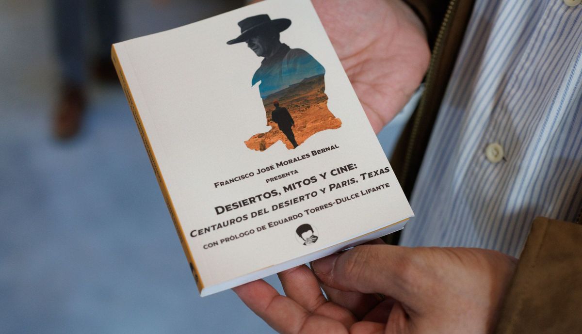 Fran Delgado  librería Laberinto  libro Desiertos, mitos y cine