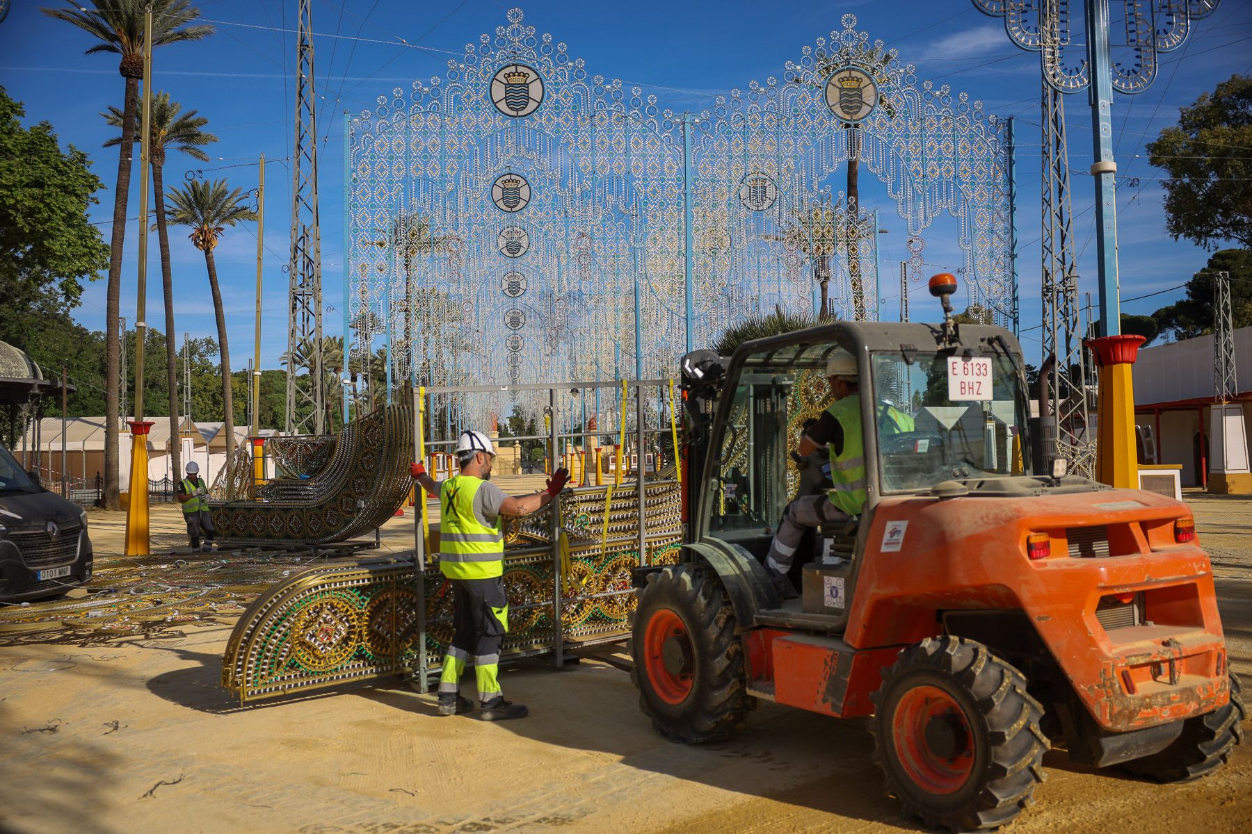 Buen ritmo en los trabajos de montaje de la Feria del Caballo, en imagen reciente.