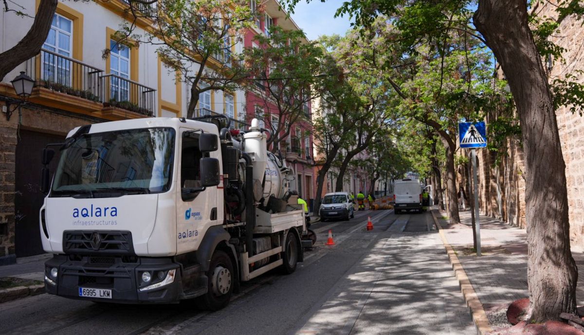 cortes por Obra en  calle Honduras Cádiz