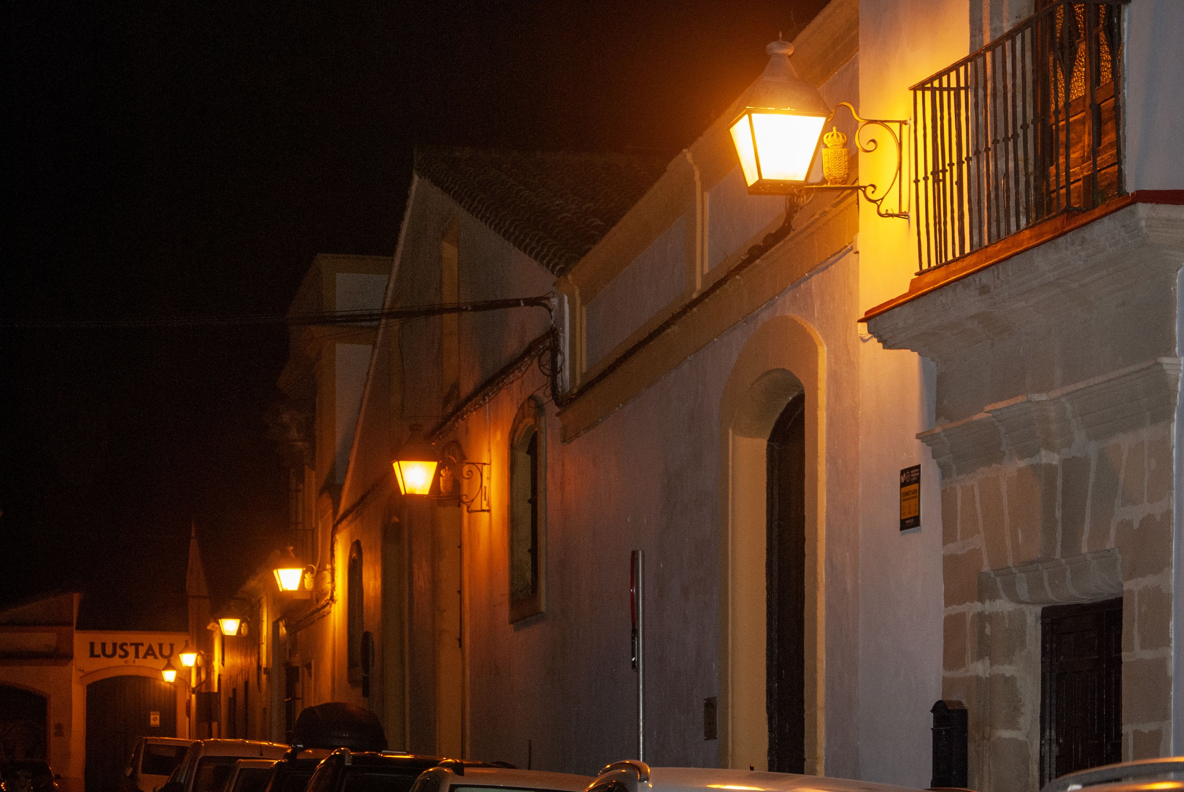 El precio de la luz también impacta obviamente en el alumbrado público, como el de la imagen en Jerez.