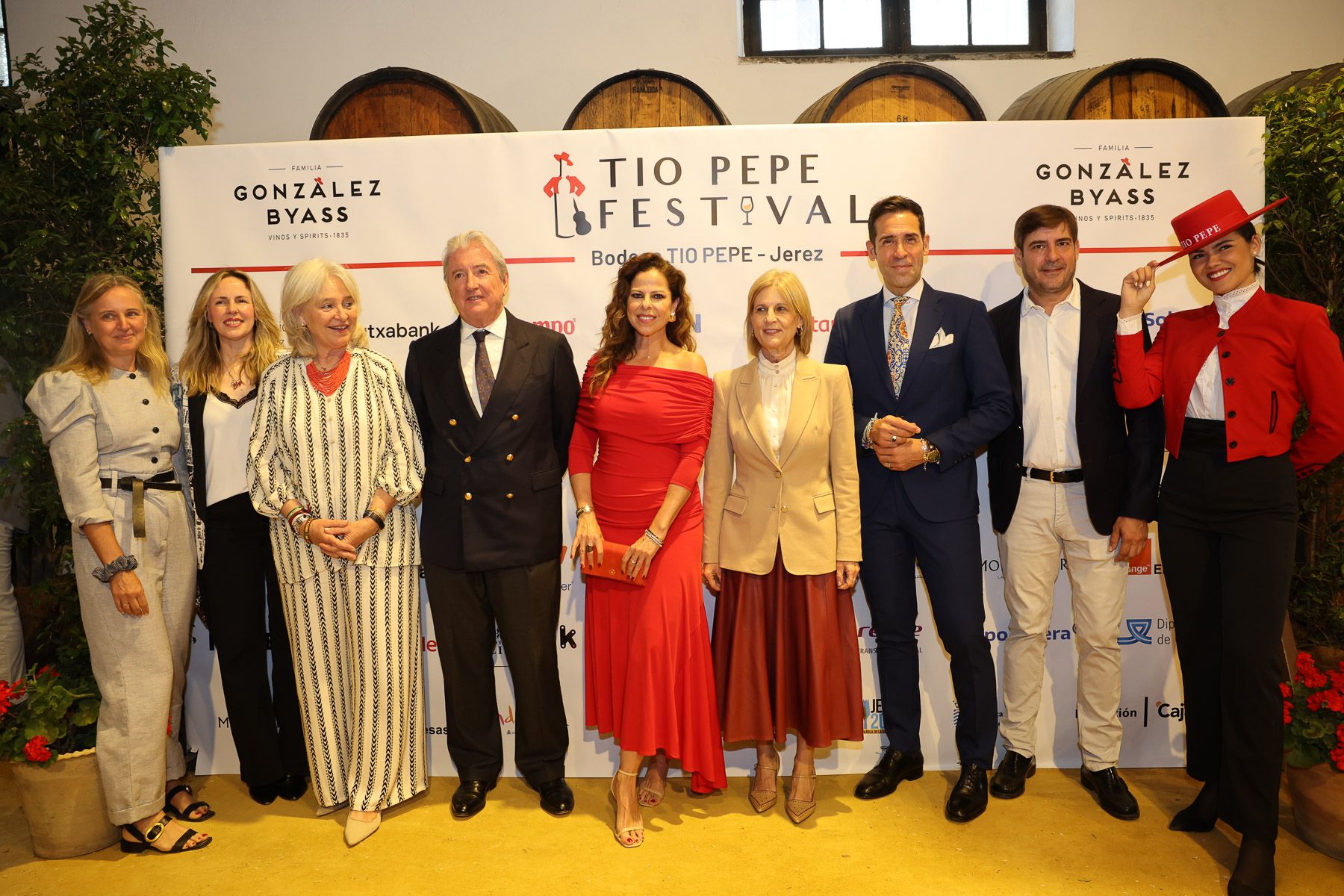 Foto de familia de la presentación del Tío Pepe Festival 2026, con organización, artistas y autoridades, este jueves en González Byass. Foto de familia de la presentación del Tío Pepe Festival 2026, con organización, artistas y autoridades, este jueves en González Byass.