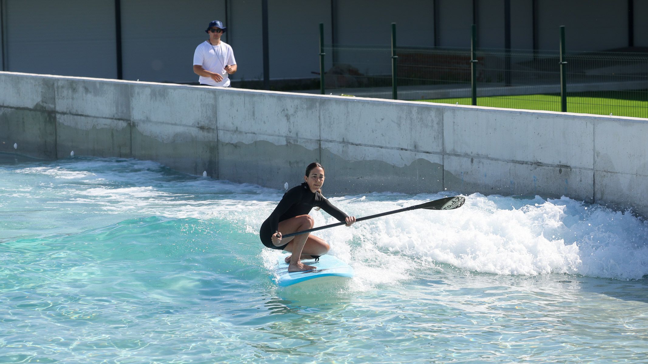 Así es la primera piscina de olas de Andalucía creada para iniciarse en el surf en El Puerto.