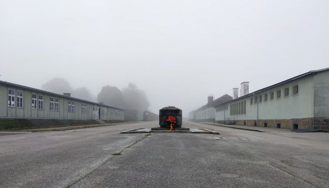 Otra vista, inversa, de lo que es este memorial que fue un campo de concentración nazi.
