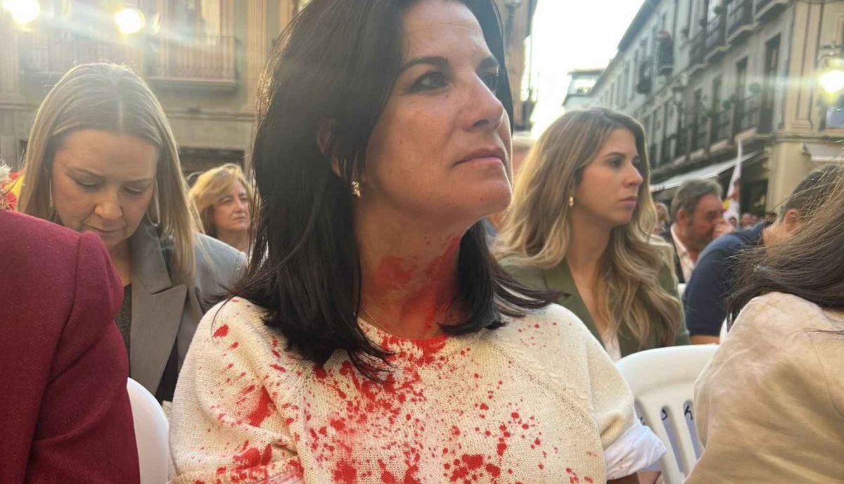 Beatriz Ruiz Solás, vicesecretaria de organización de Vox, recibió el lanzamiento de un bote de pintura.