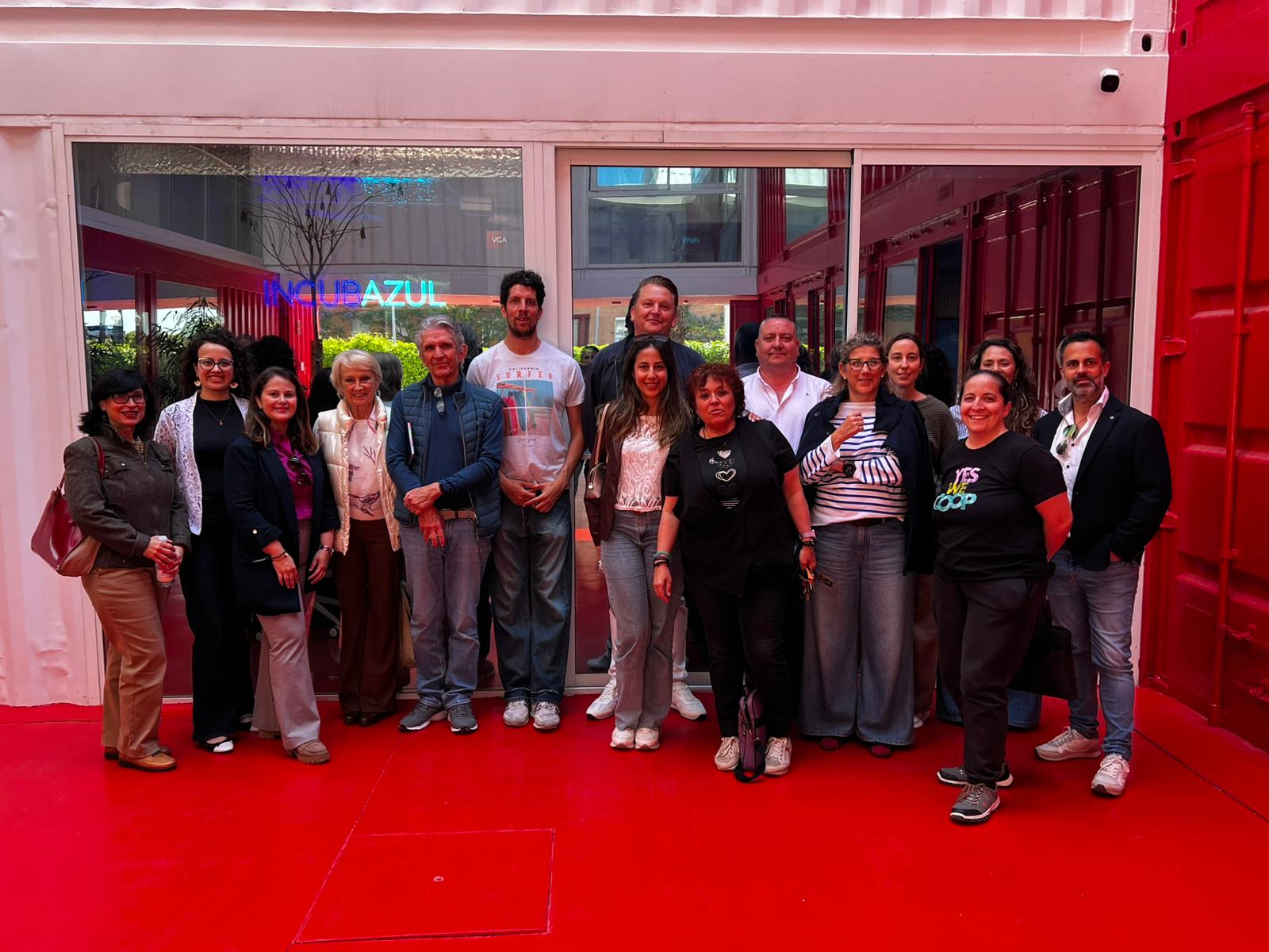 Grupo startups participantes en la primera edición de Blue Exterior.