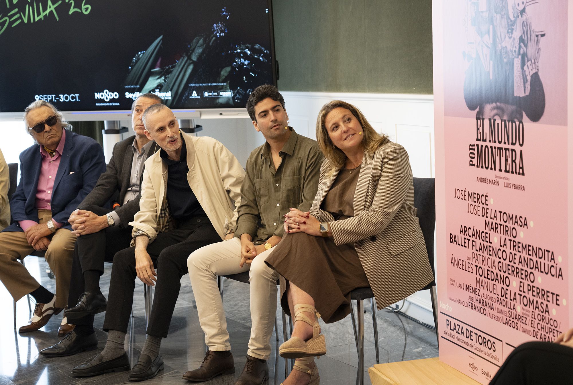 Cartel del espectáculo 'El mundo por montera' de la Bienal de Flamenco de Sevilla en la plaza de toros de la Real Maestranza de Caballería el 9 de septiembre de 2026.