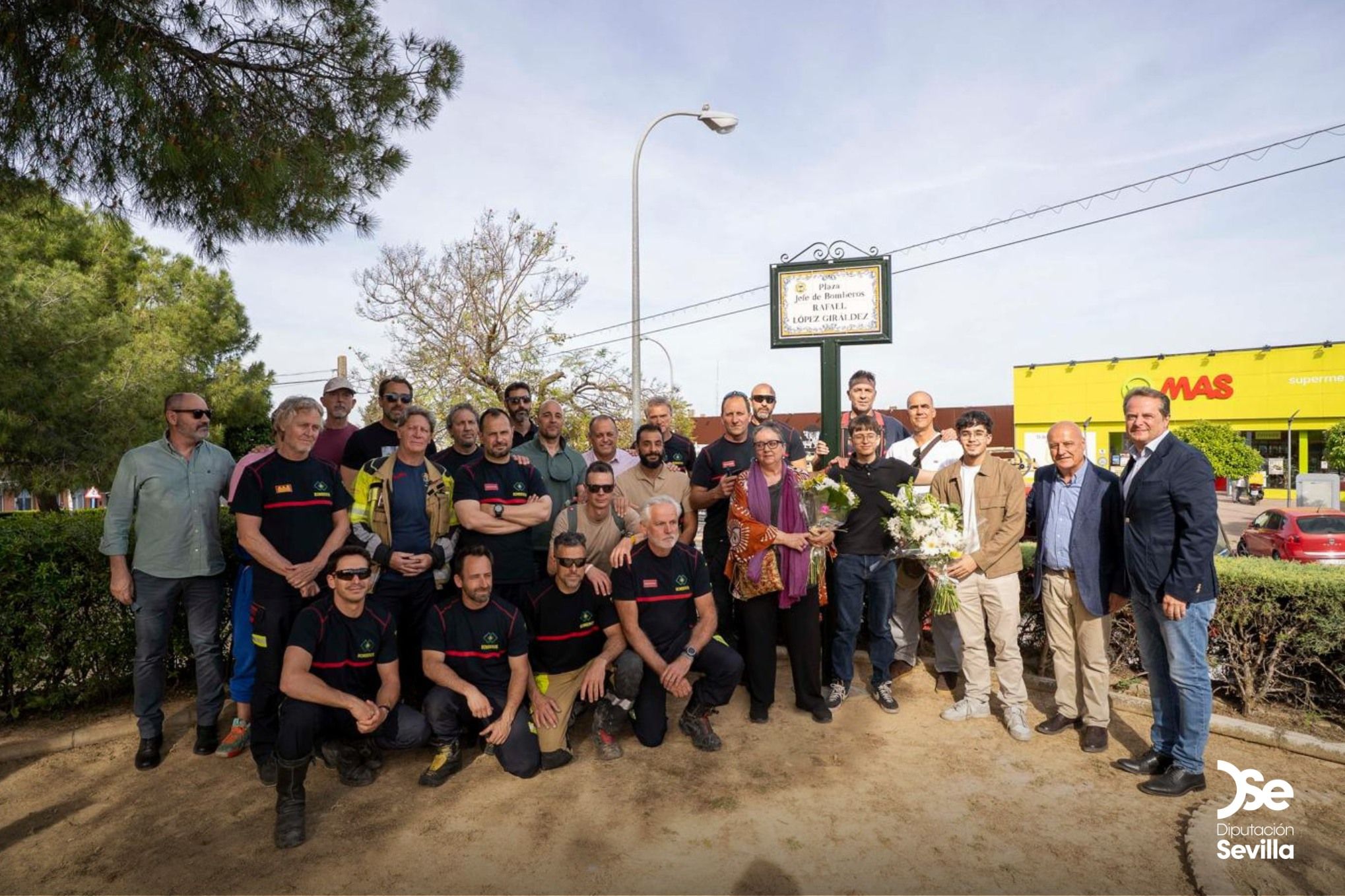Un momento del homenaje a Rafael López Giráldez, en Mairena del Aljarafe.